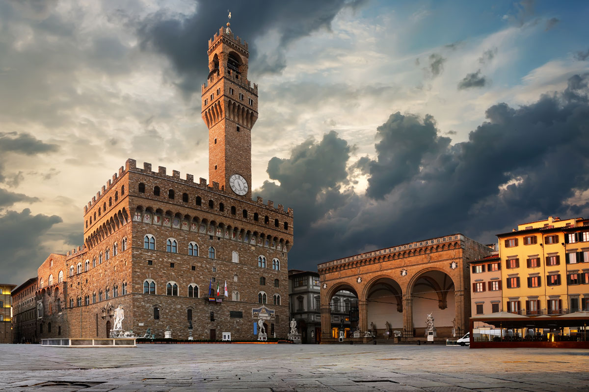 A moody view over Palazzo Vecchio on Piazza della Signoria