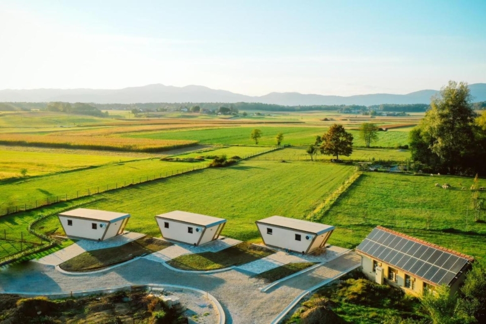 Una proprietà di Happy.Rentals a pannelli solari a Gradac, Slovenia: affitto vacanze ID 5913