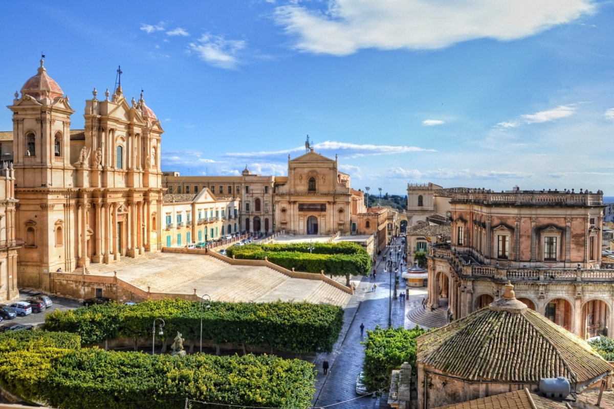 Vista panoramica della cattedrale di Noto in stile barocco