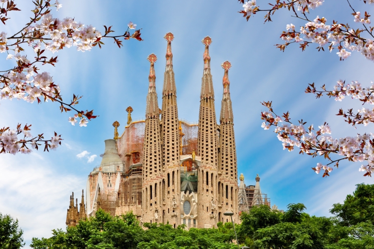A glimpse of the Sagrada Familia Cathedral in spring