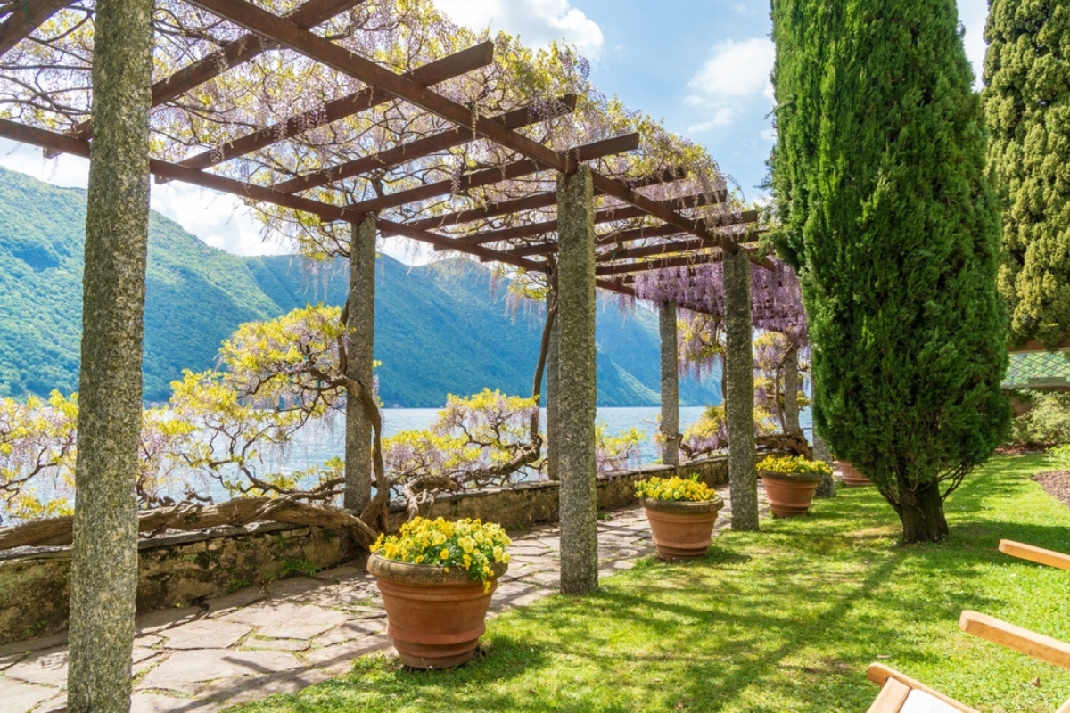 Giardino di Villa Fogazzaro Roi, residenza estiva dello scrittore italiano Antonio Fogazzaro, Oria Valsoda, Como, Italia