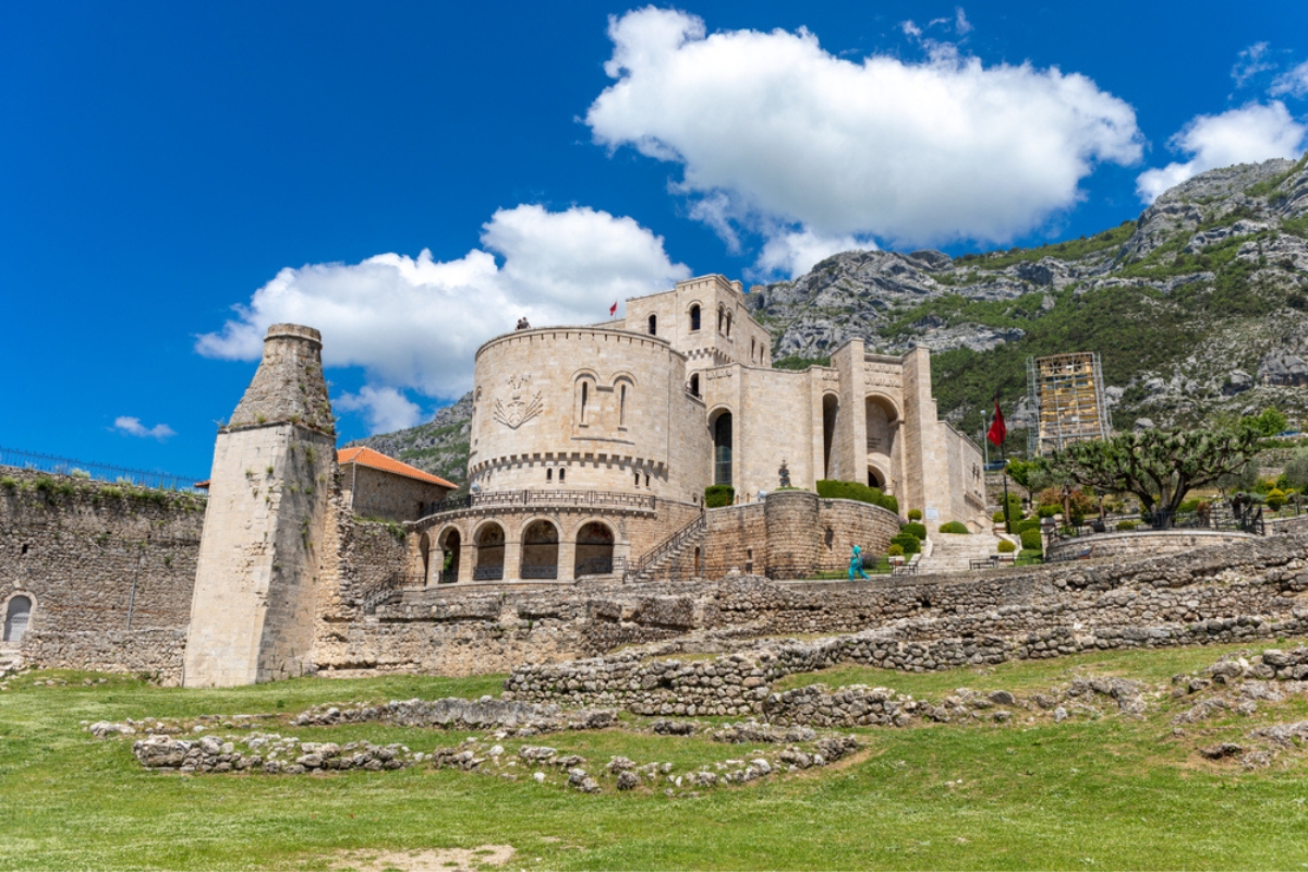Il castello e il museo di Skenderbeg a Kruje, nel nord dell'Albania centrale