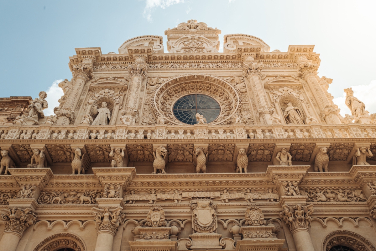 La facciata della Basilica di Santa Croce a Lecce, Italia meridionale