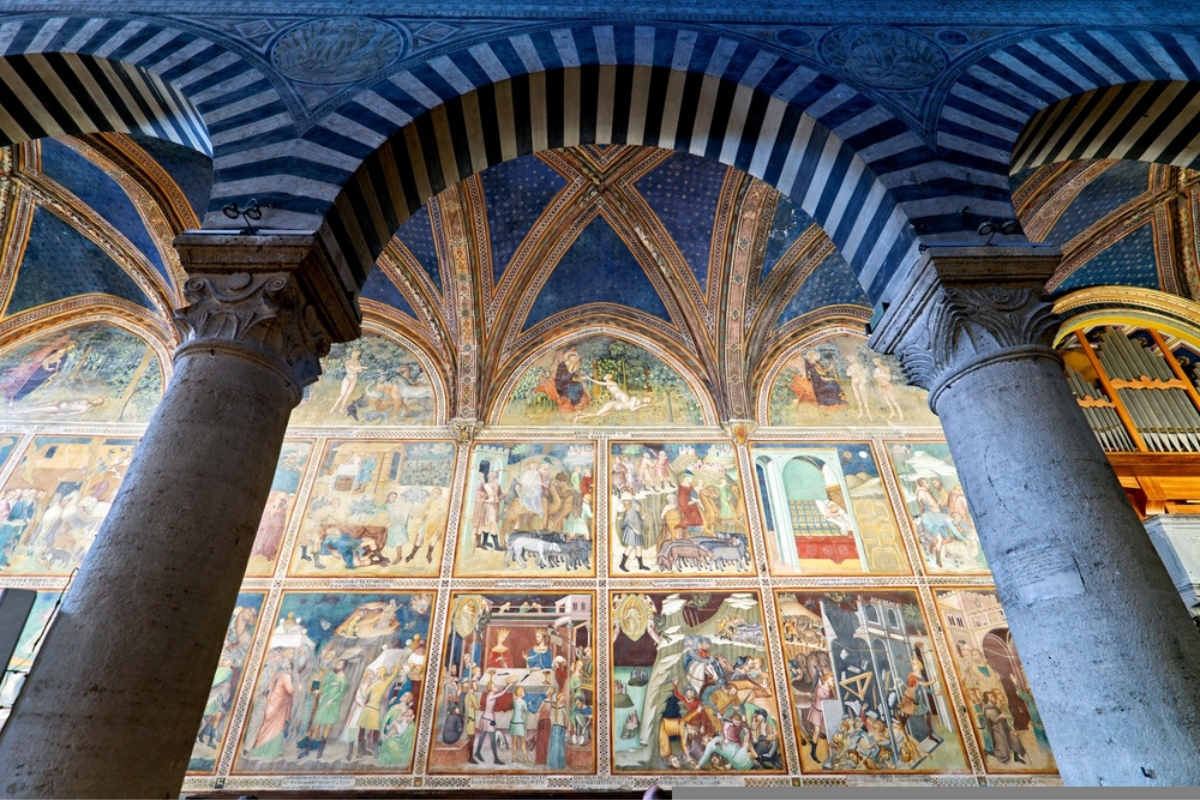 San Gimignano. Toscana. Italia. L'interno della Collegiata di Santa Maria Assunta. Duomo di San Gimignano