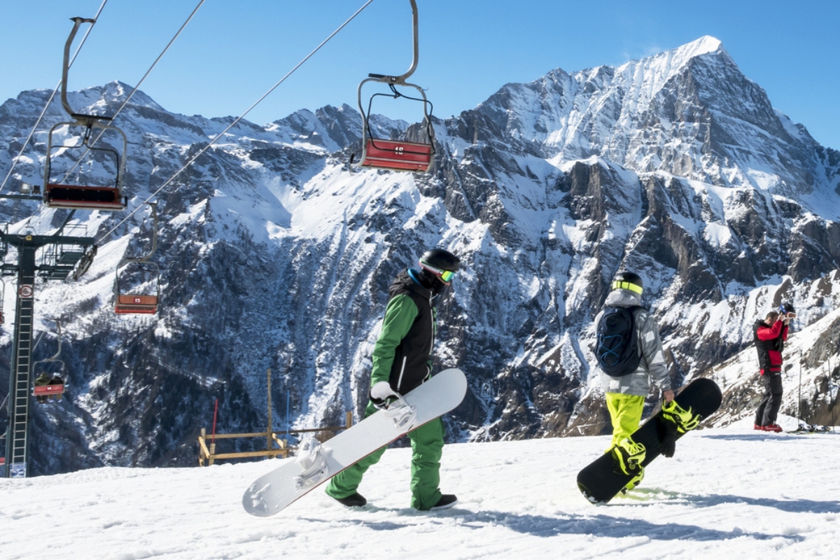 Snowboarders prepare to hit the slopes 