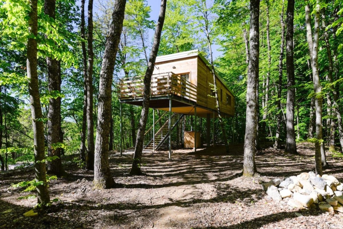 Tree house in the middle of the Croatian woods