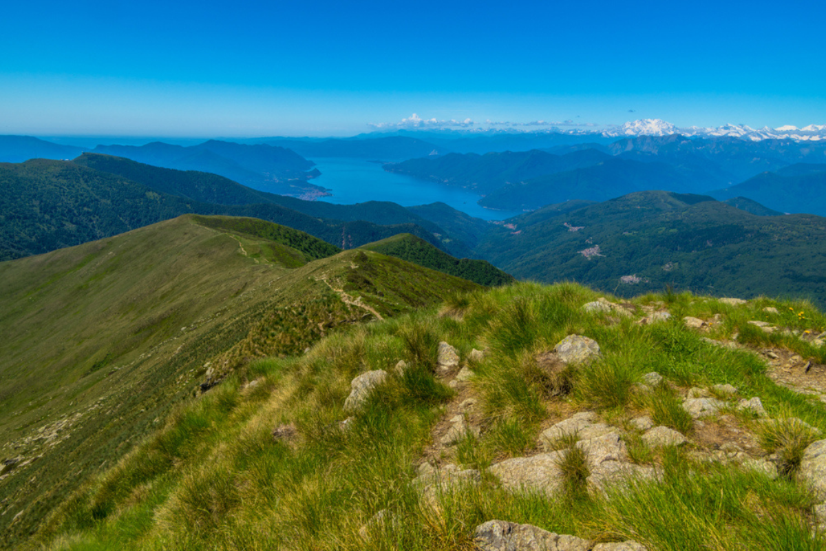 Vista aerea del Lago Maggiore dal Monte Tamaro